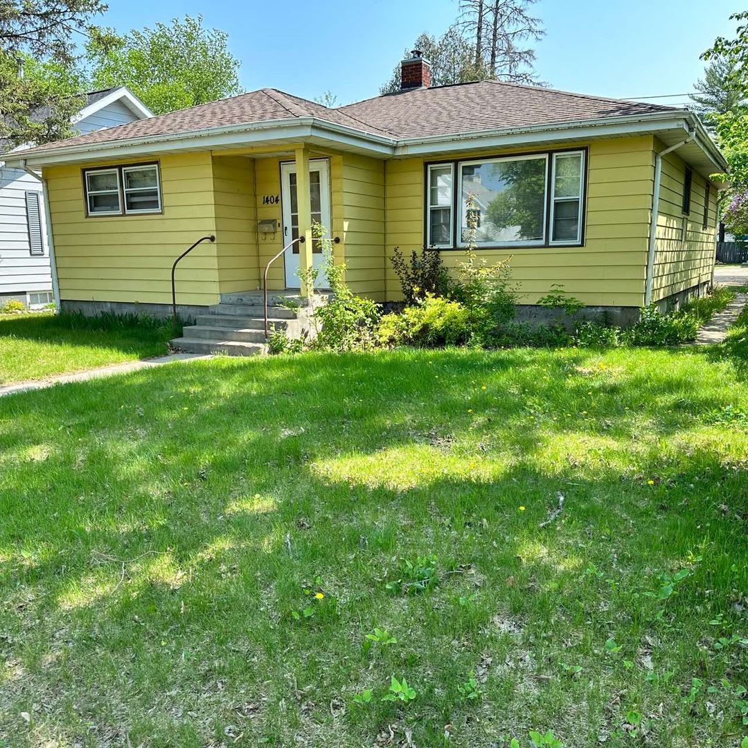 4 Bedroom- Walking distance to BSU