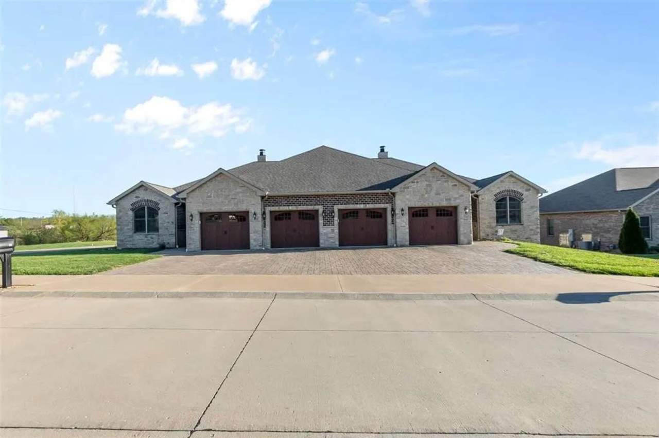 Stunning Custom-Built 4 Bedroom Duplex in East Jackson School District