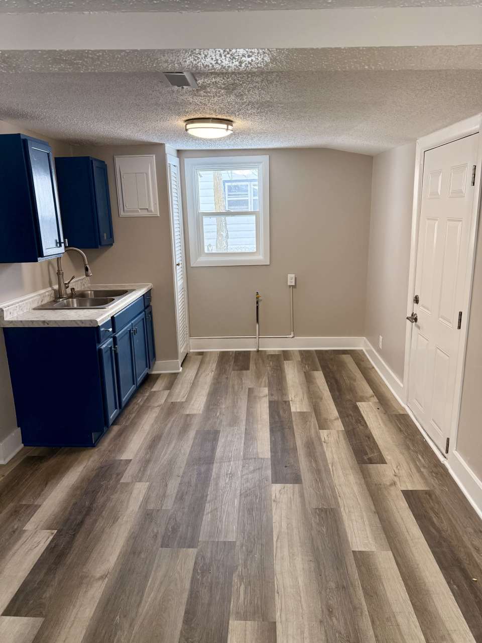 207 West Broadway Street