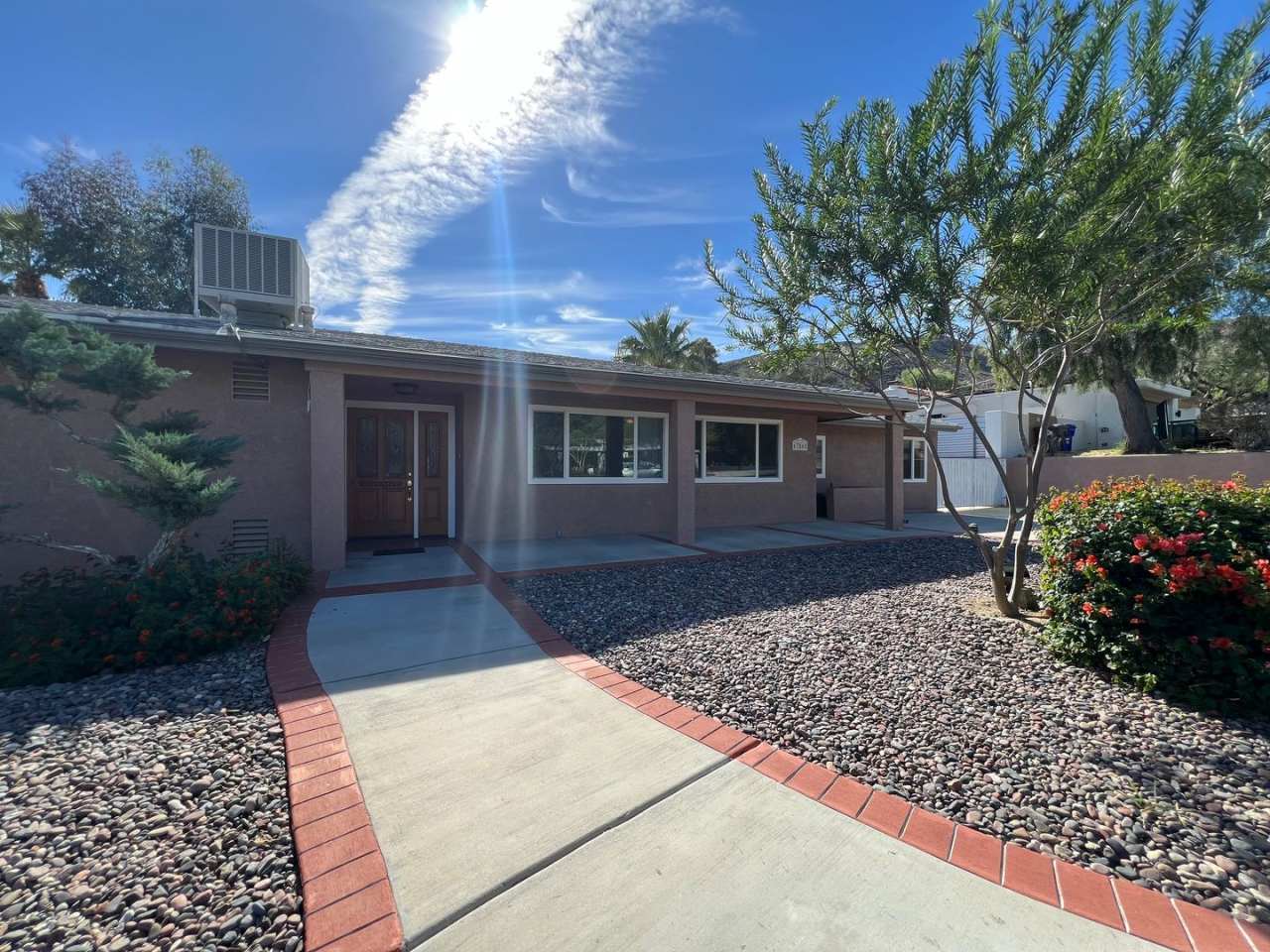 AVAILABLE NOW! AMAZING 3 Bedroom 3 Bathroom Home with Pool, Spa, RV Parking and MUCH MORE!