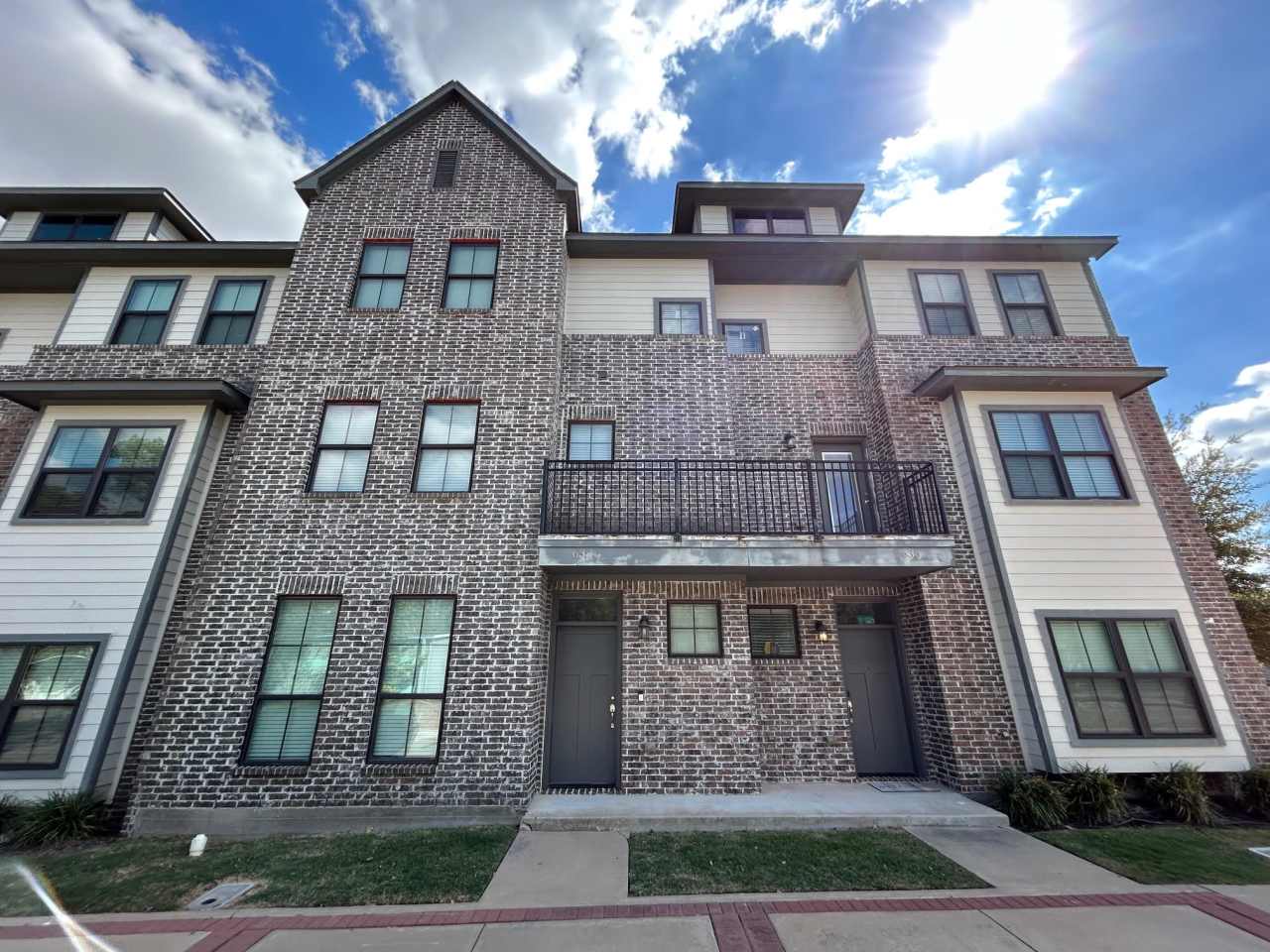 632 Clay Street (NEW) - 1