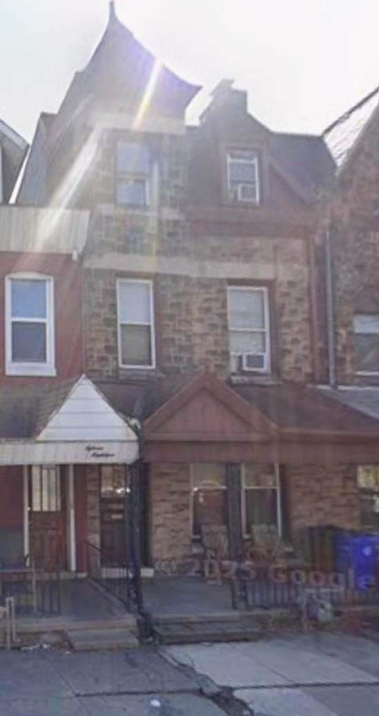 5 Bedroom home available now!