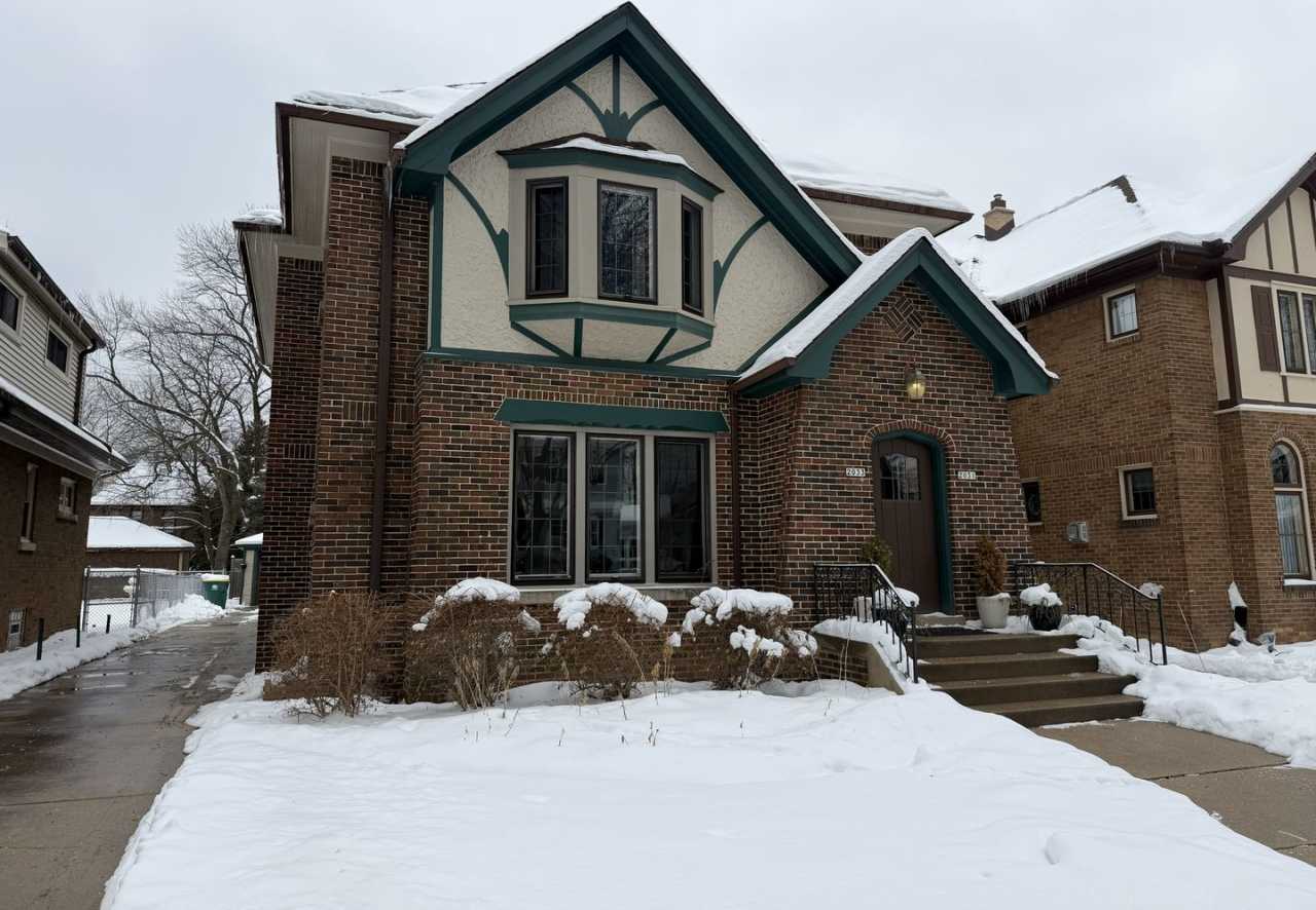 2031-33 E Marion Street