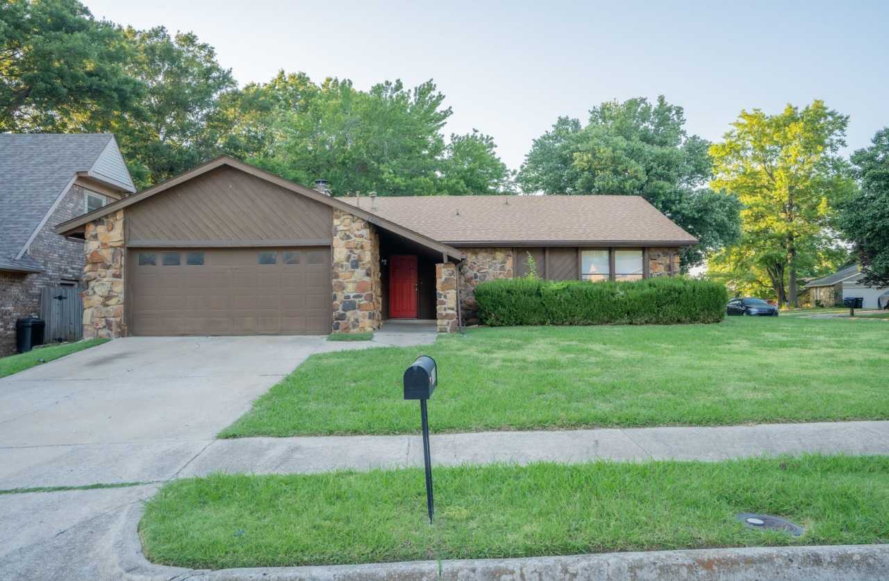 Great Location 3 Bed 2 Bath Home For Rent