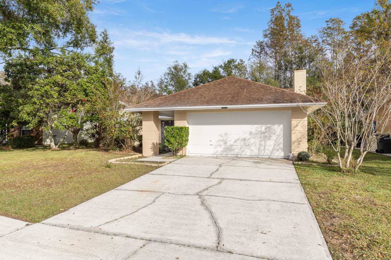 15913 Bridgewater Ln