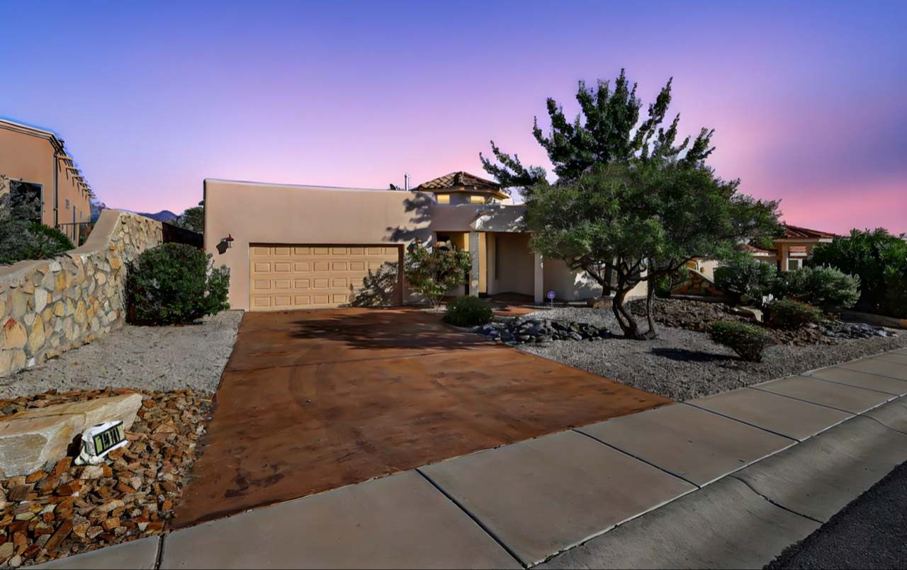 Beautiful Home in Sonoma Ranch with Amazing Mountain View