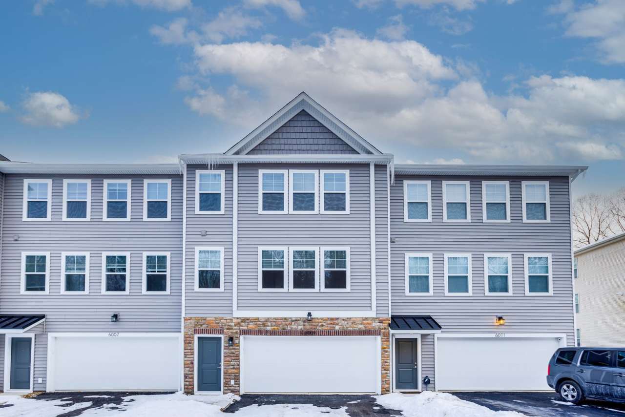 3 Bedroom End Unit Townhouses in Franklin Regional School District