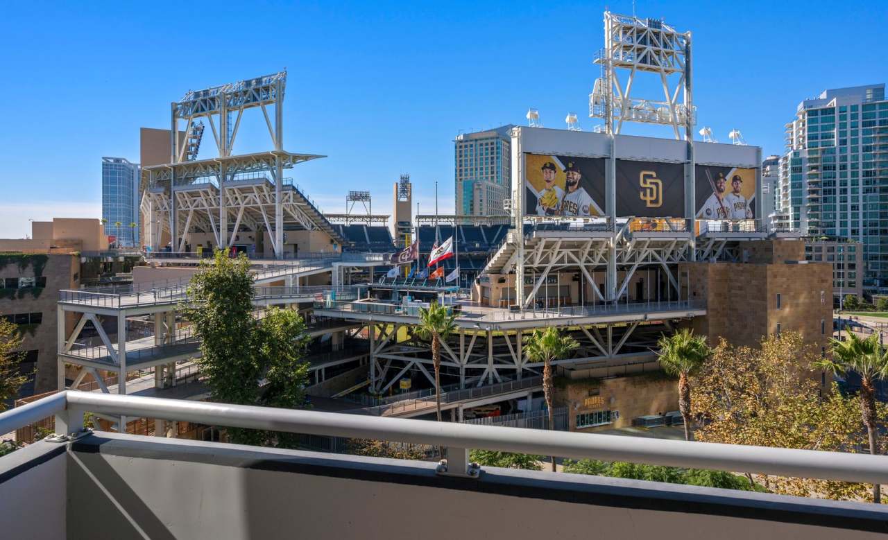 Beautiful Condo Right Across from Petco Park!