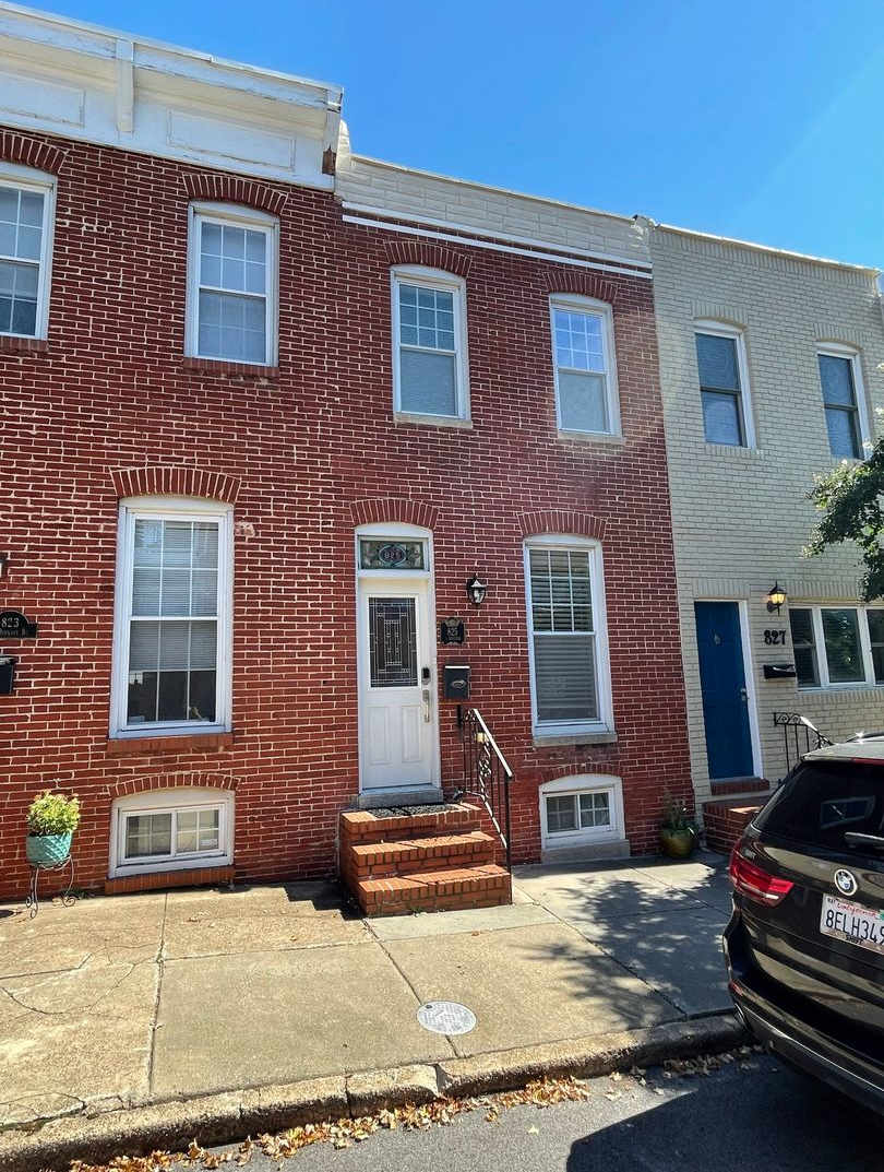 Charming 2 Bedroom/3.5 Bathroom Townhome in Canton, MD!