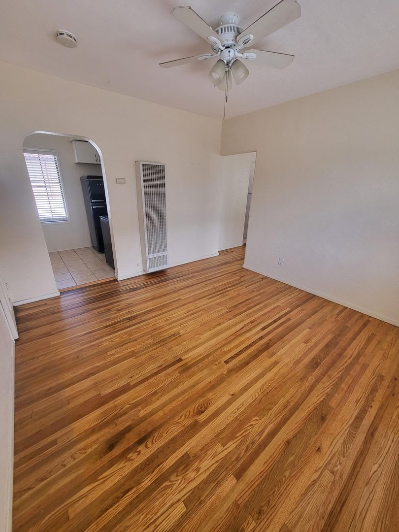 Quaint and Cozy 1x1 apartment in the historic Old Town