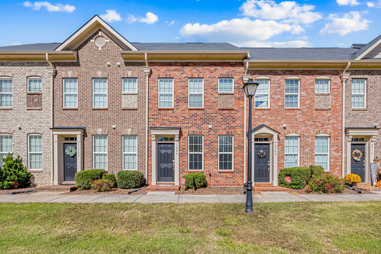 11004 Cedar Walk Lane