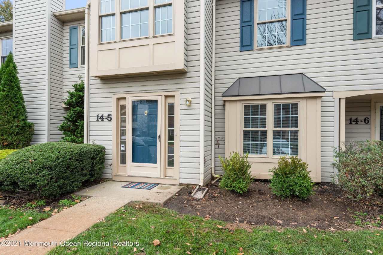 14 Stuart Drive unit: 5