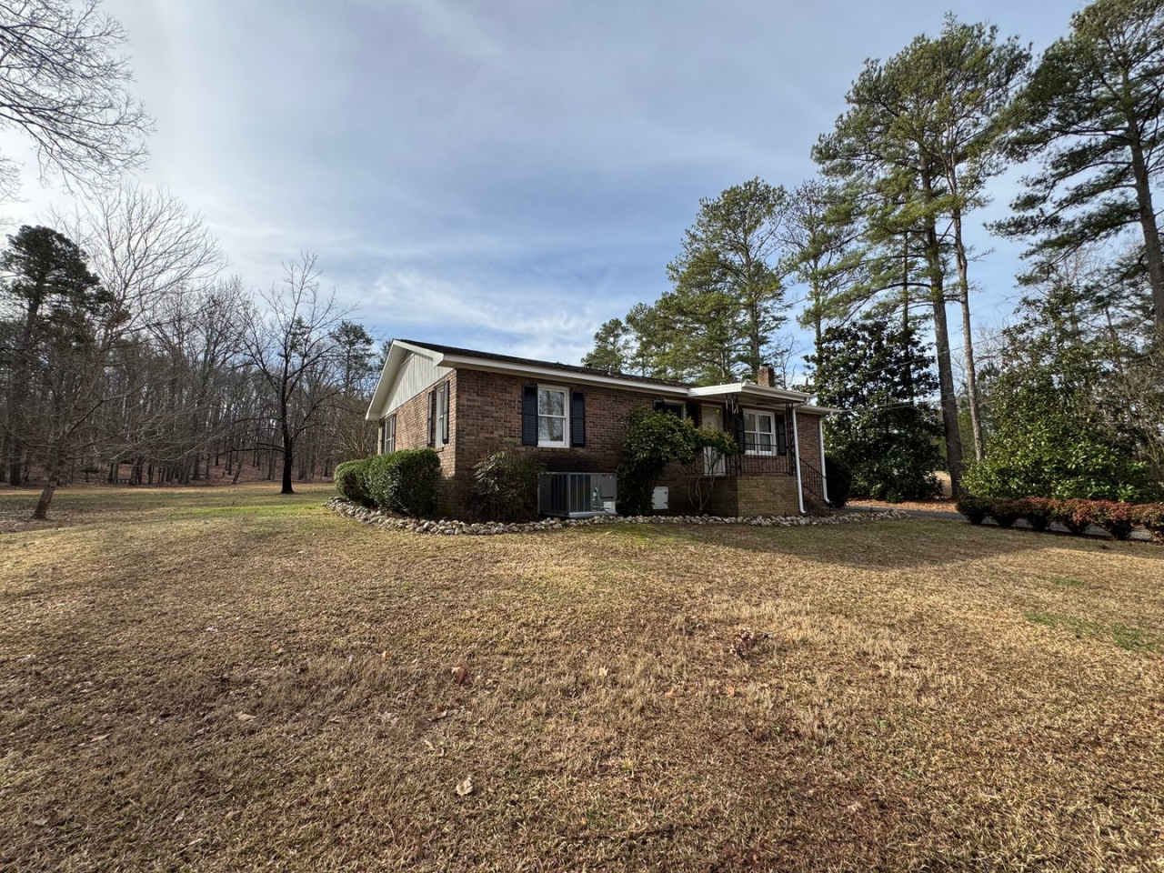 2/1 House in Silver Creek on 4 acres- $1,495