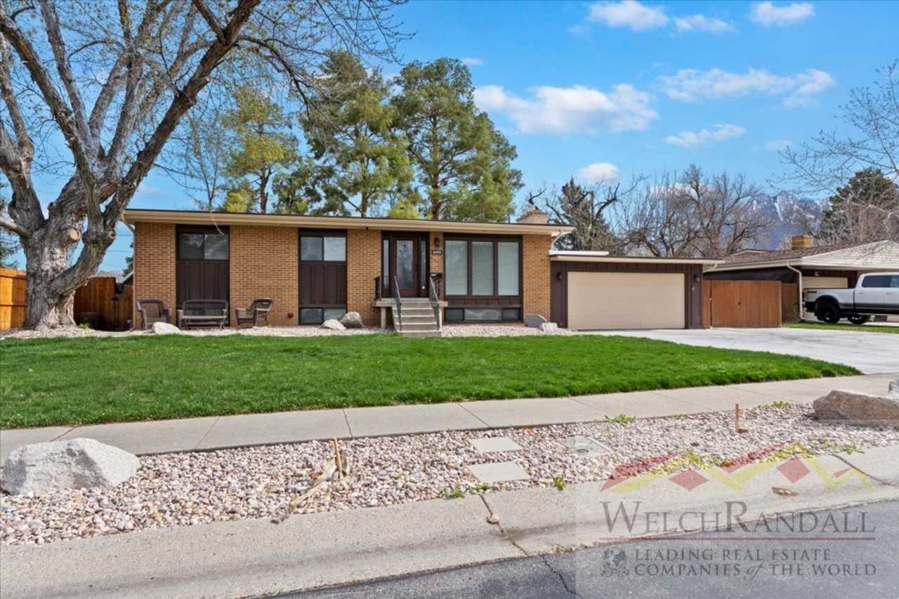 Stunning 5-Bedroom, 3-Bathroom in Murray