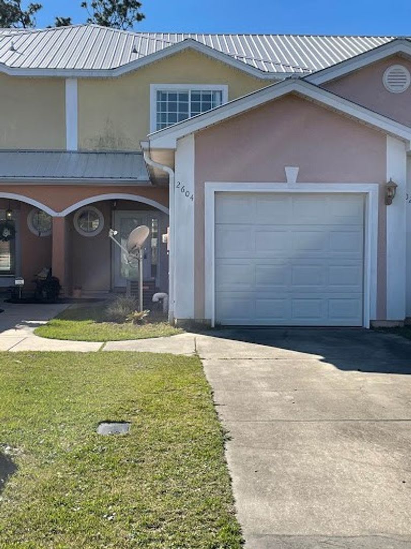 2604 Ravenwood Ct