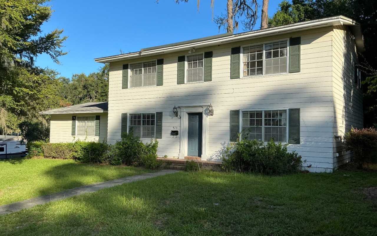 573 SE EVERGREEN DRIVE