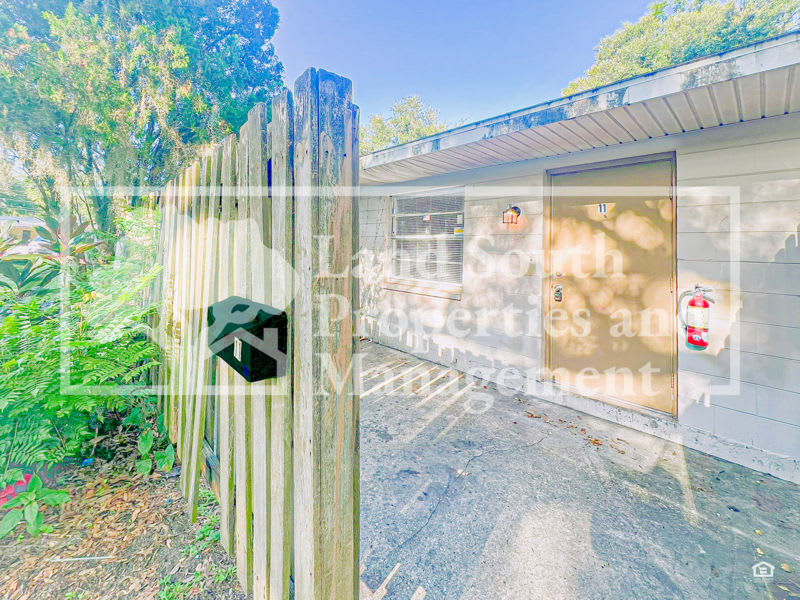 817 W. Carole Street