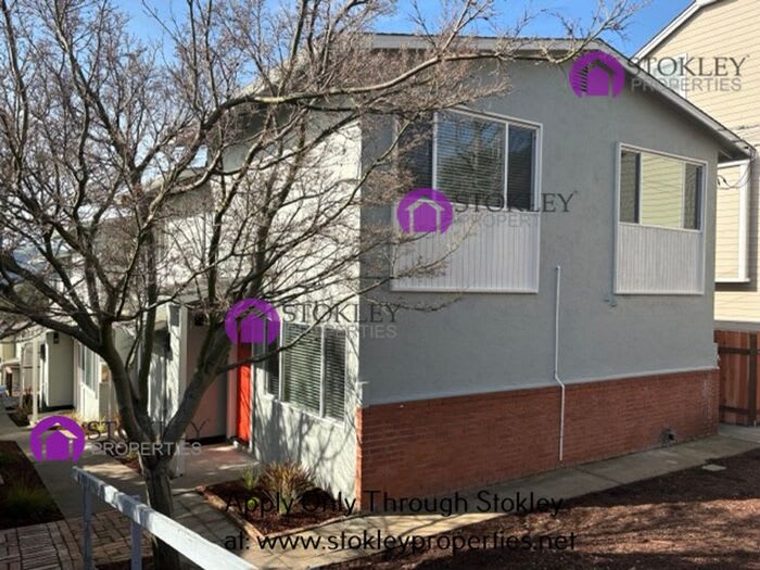 652 East N Street