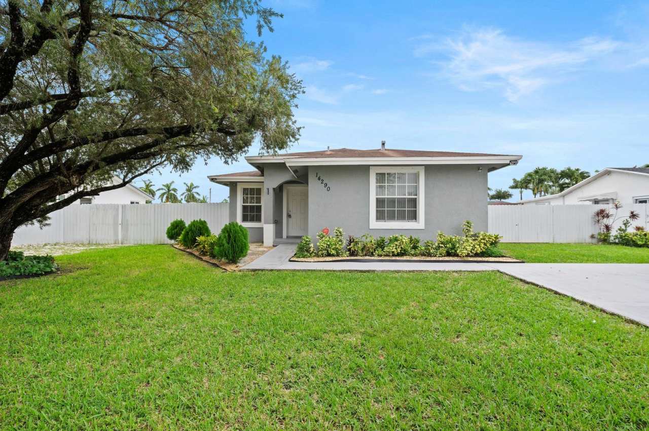 Beautiful 4 bed 3 bathroom Single Family Home with a large fenced yard