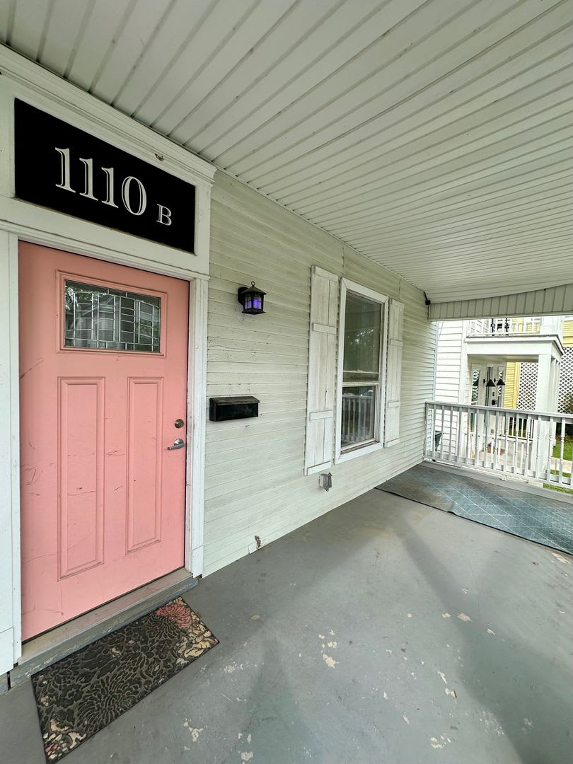 2 BED | 1 BATH | BACKYARD | EASTSIDE (Anderson and E 31st)