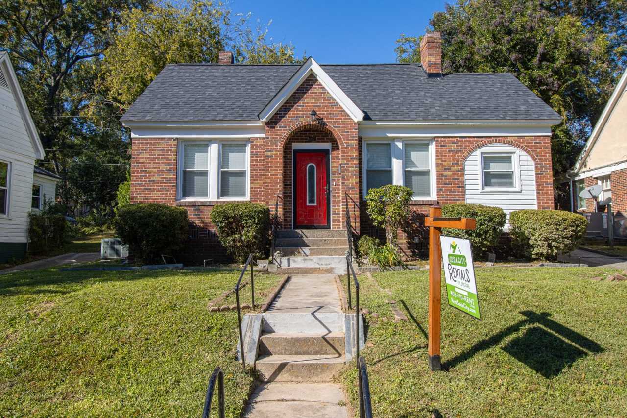 Renovated Historic Columbia Gem: 3-Bed, 2-Bath Home with Modern Updates, Walking Distance to Bull Street District