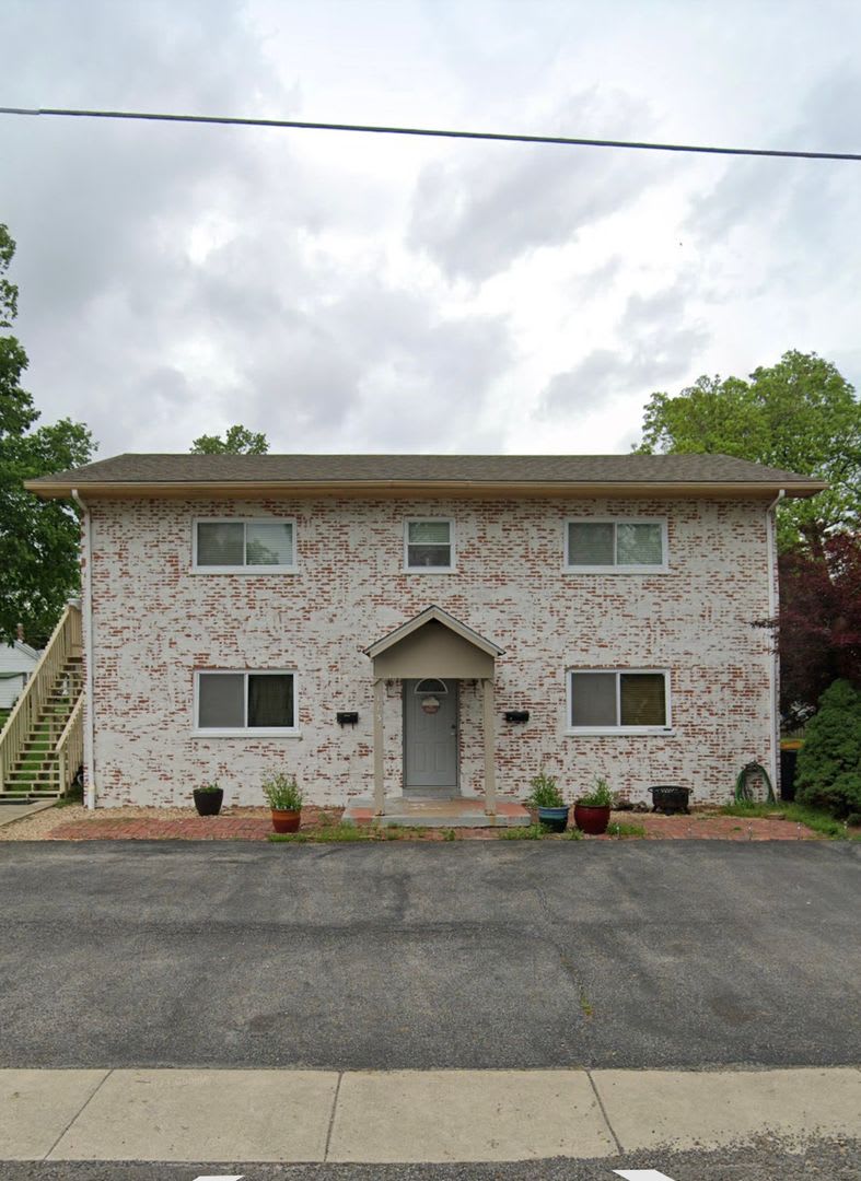 113 E. Apple Street Apt B