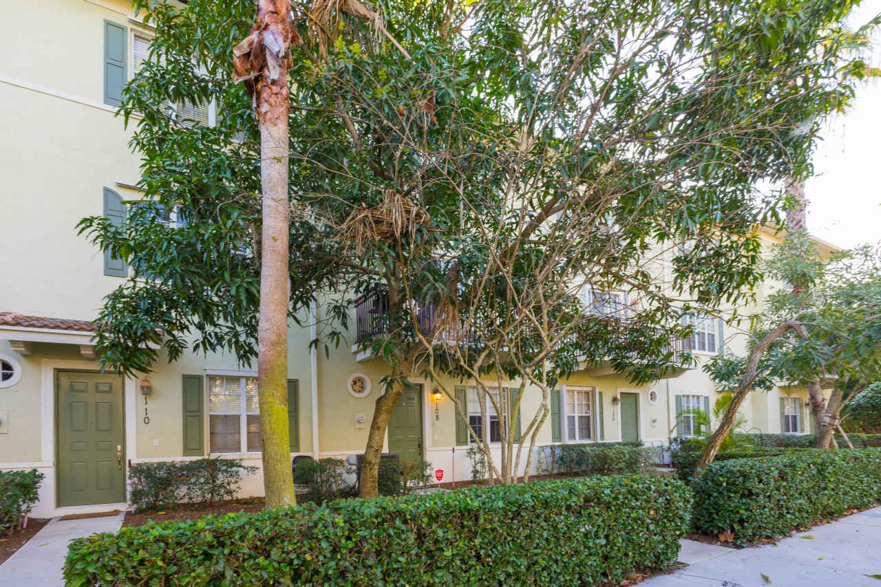 108 E Indian Crossing Circle