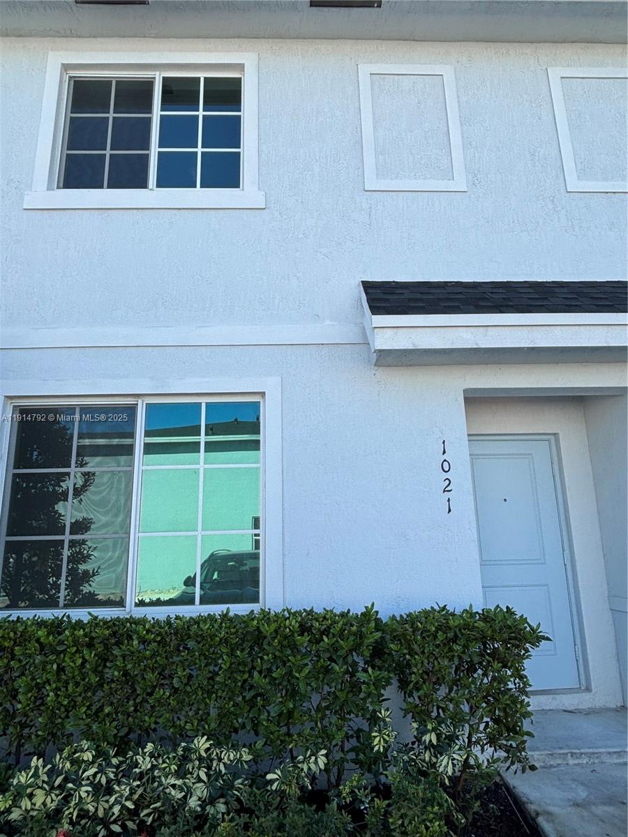 1021 Northeast 5th Avenue