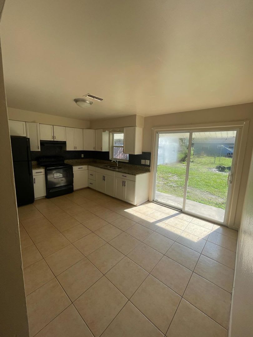 Spacious 4-Bedroom, 2-Bath Home in Winter Haven – Your Dream Home Awaits at 702 Glad Road!