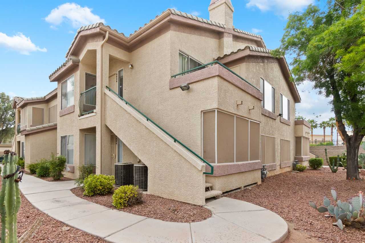 Beautiful 2 Bedroom Condo with Community Pool in Whitney, Las Vegas! *** October Move-In Special - $500 off 1st Month's Rent ***
