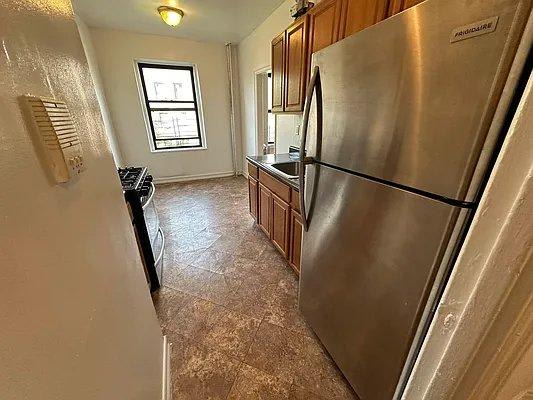 2700 Grand Concourse