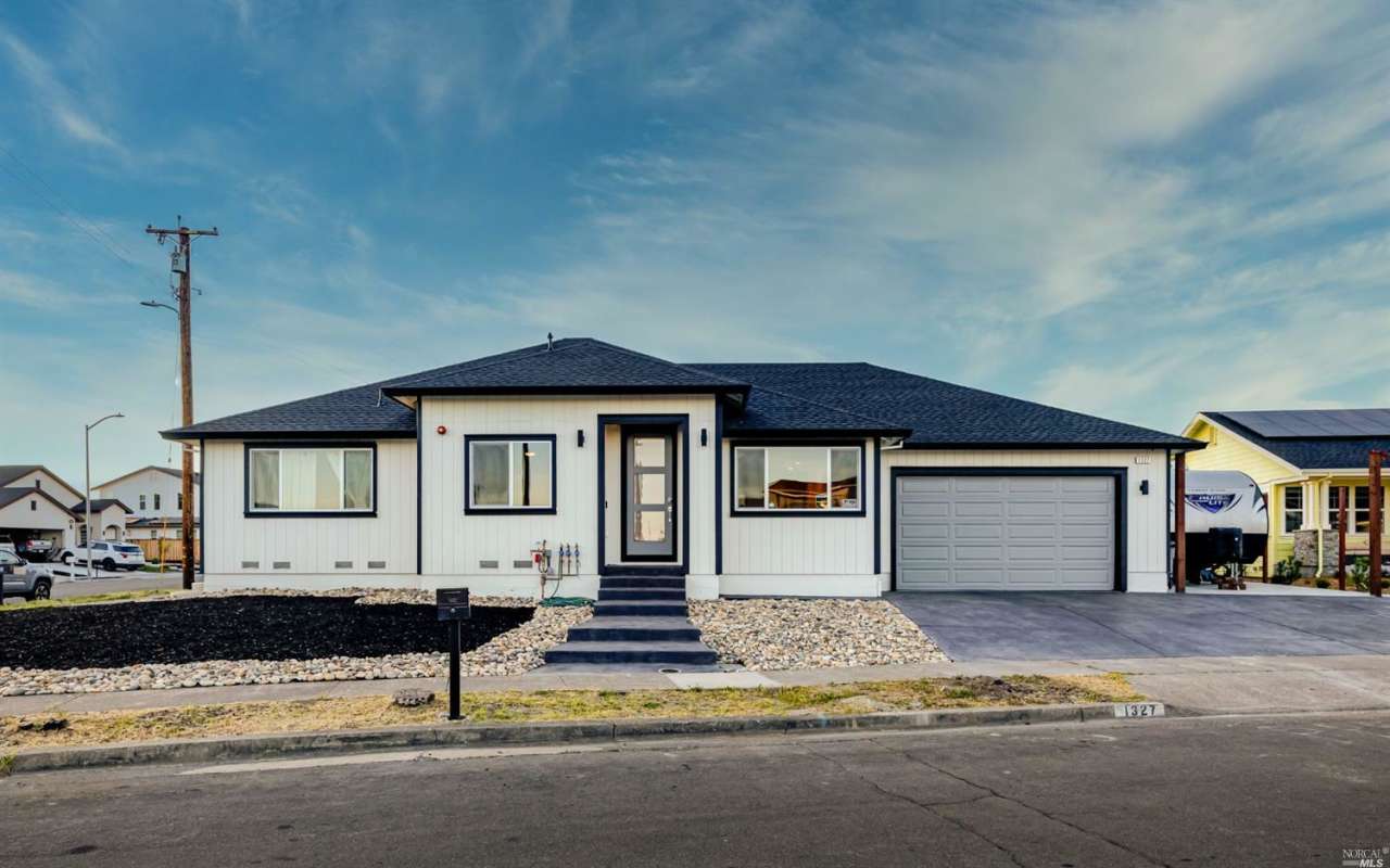 1327 Crestview Court