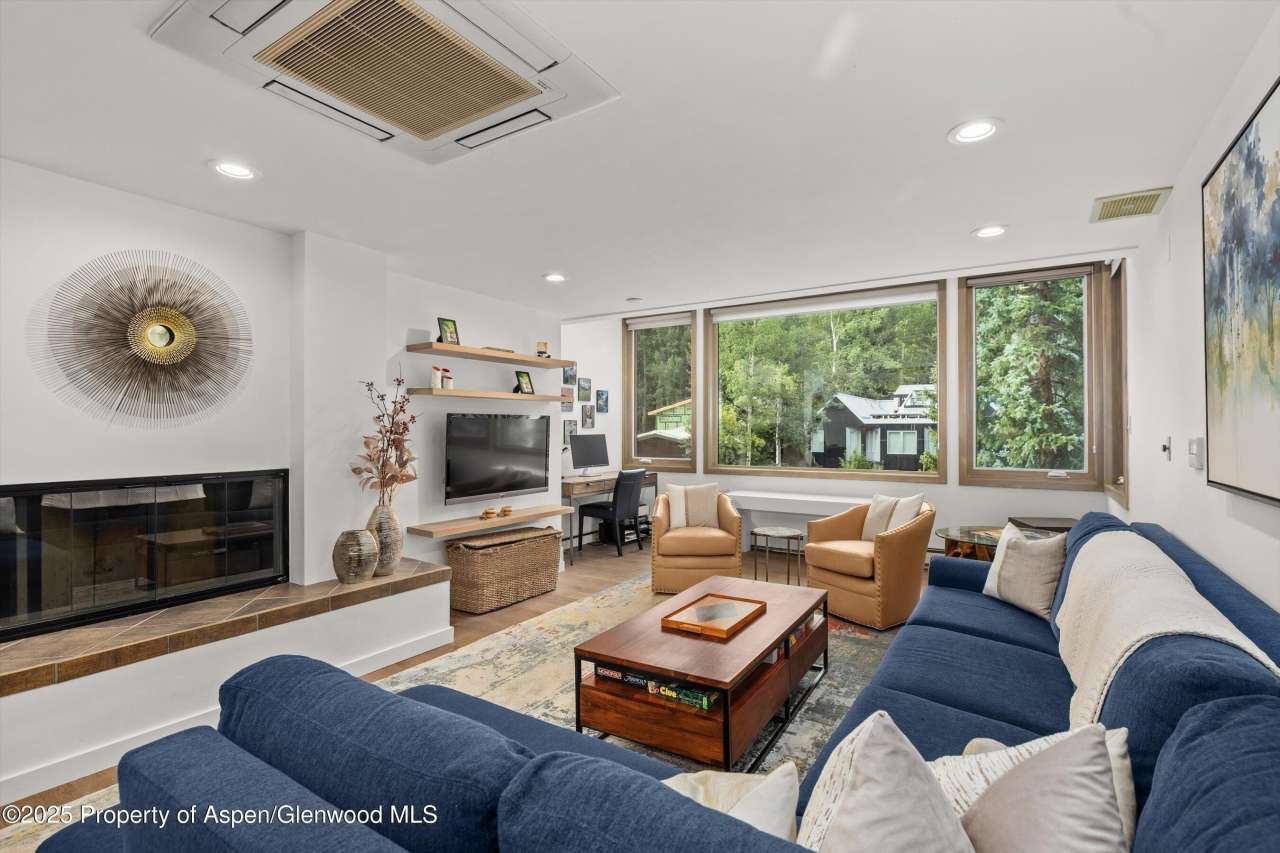 926 Waters Avenue unit: 301