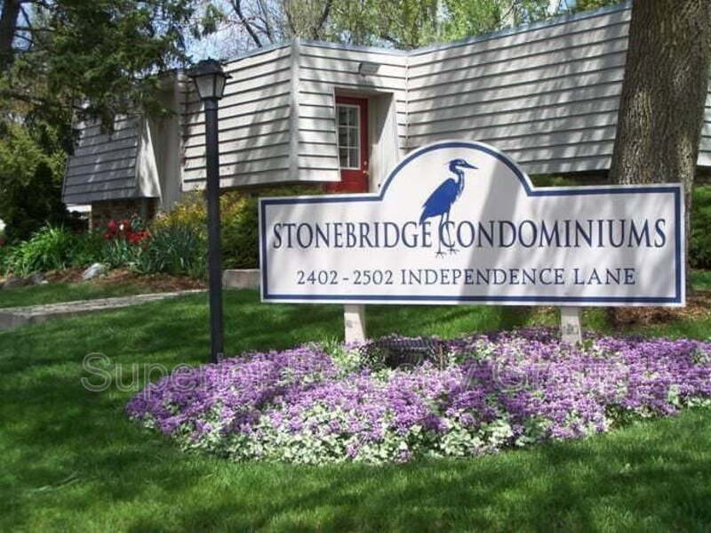 2404 Independence Ln