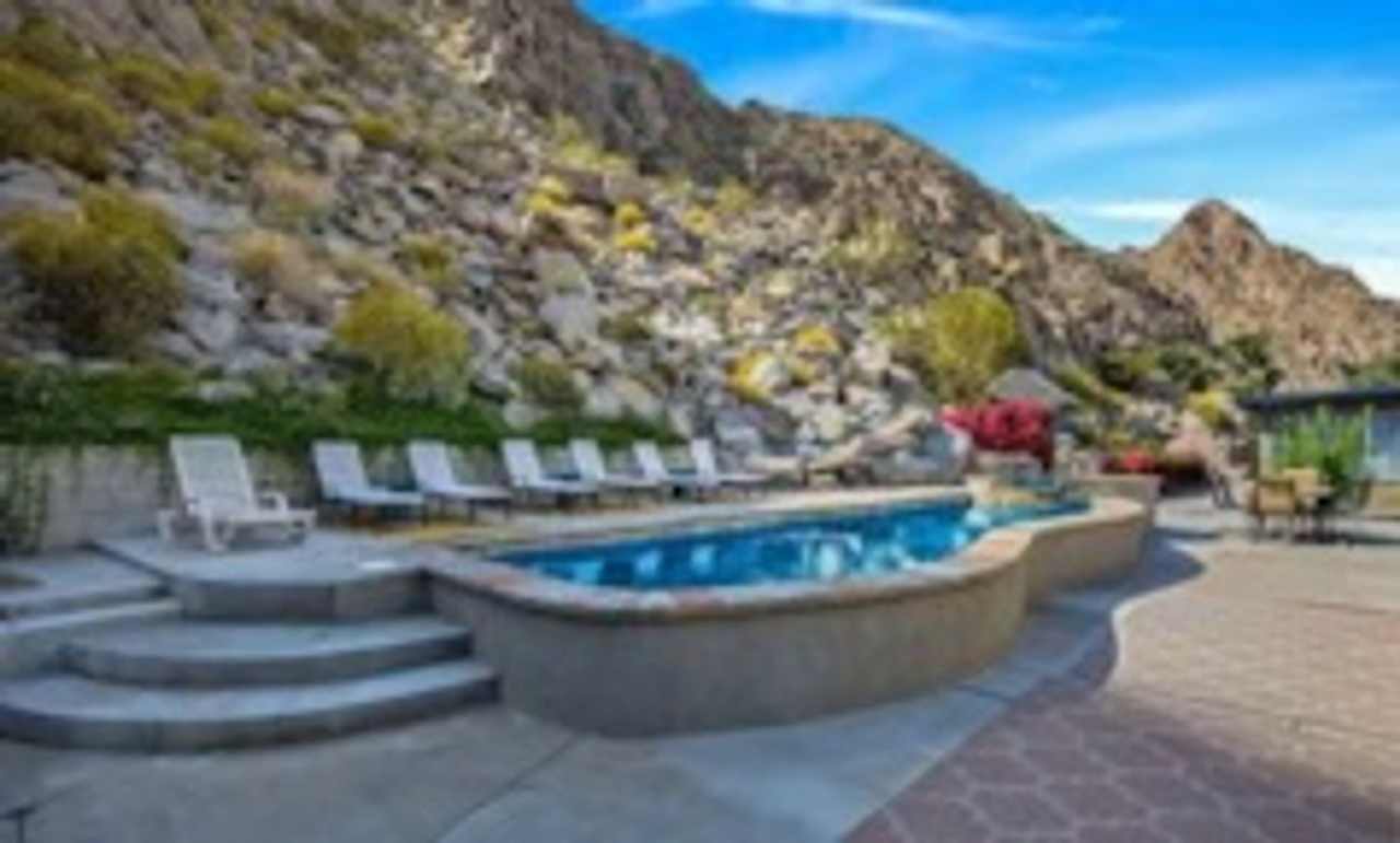 Moroccan CliffHouse in Point Happy