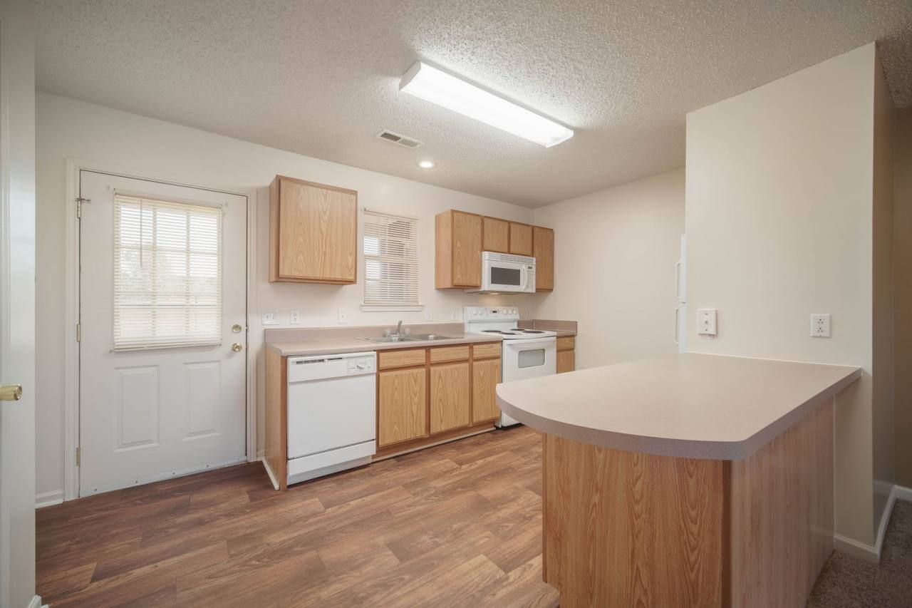 3 minutes from University of Montevallo********** Villa Style Home*********Affordable Rent