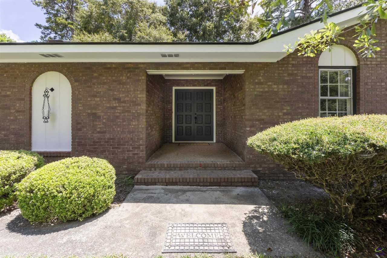 1726 Greenwood Circle