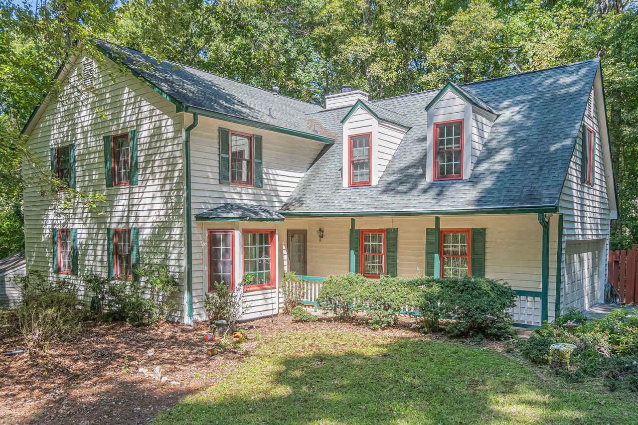 Great 5 bedroom home in desired Martins Landing Neighborhood