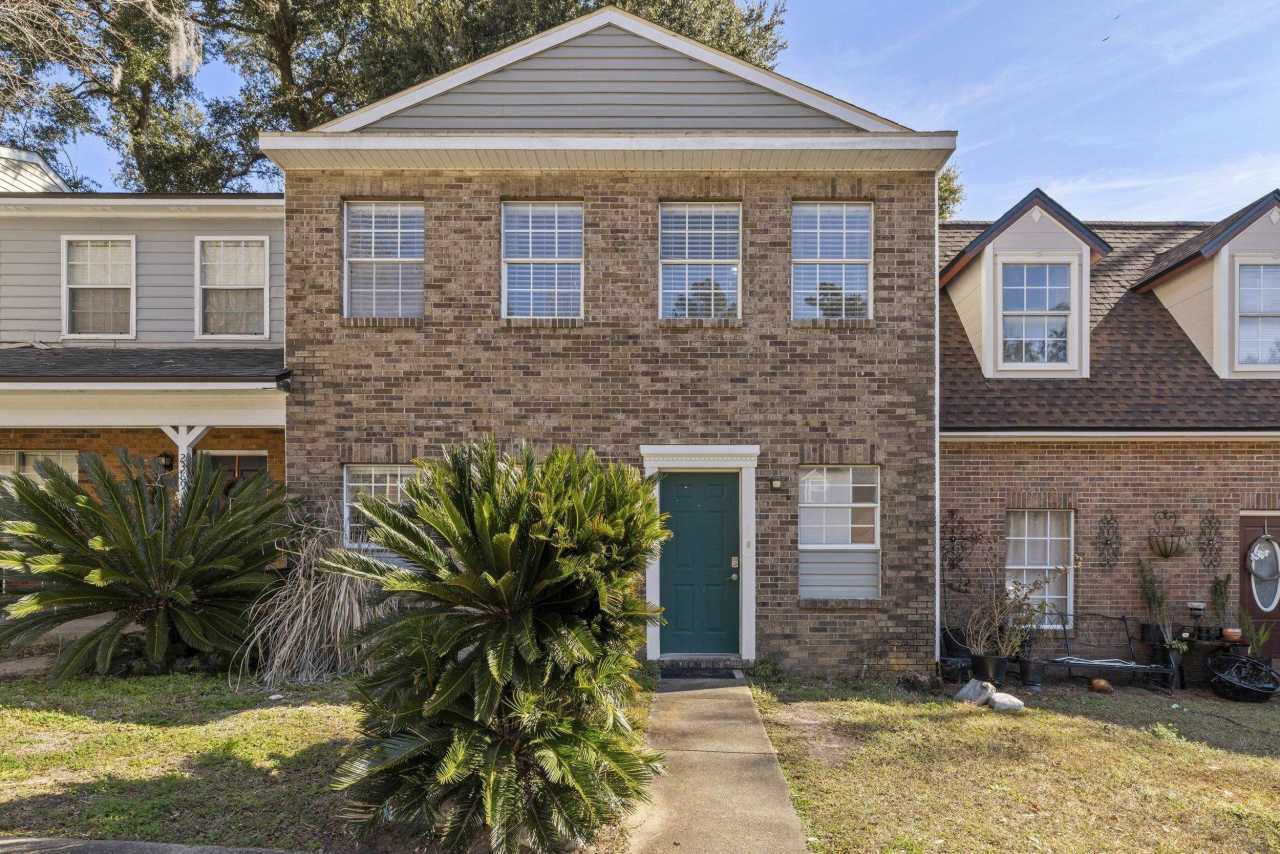 2387 Gregory Drive unit: --