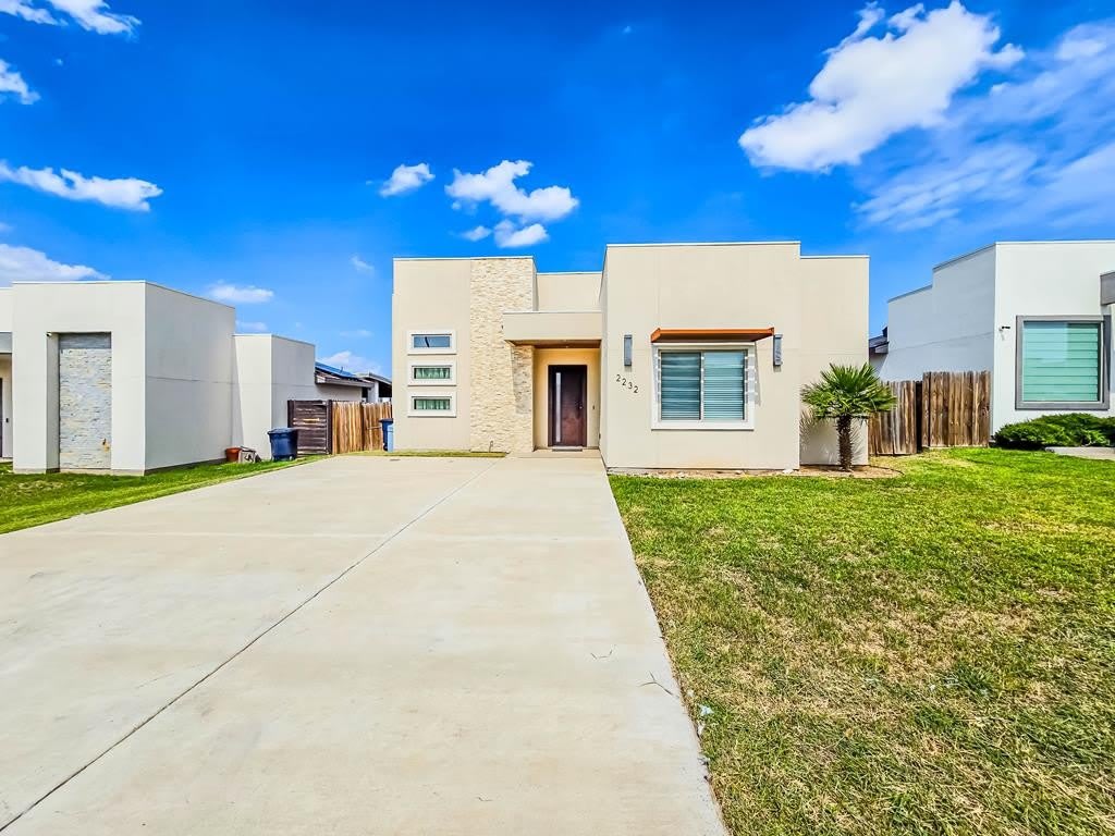 2232 Applewood Street