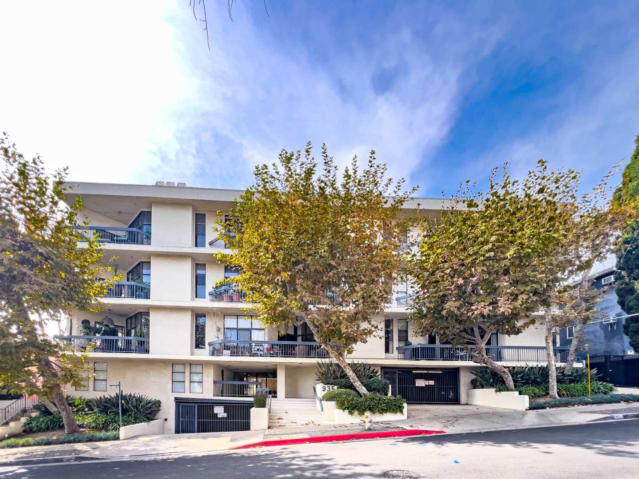 Luxurious 3BR Condo in the Heart of WEHO!