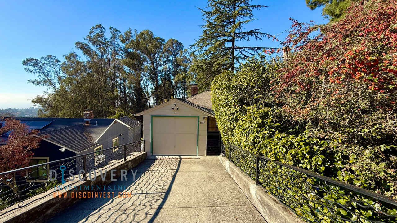 Mid-Century Montclair 3+ Bedroom with Filtered San Francisco Bay Views!