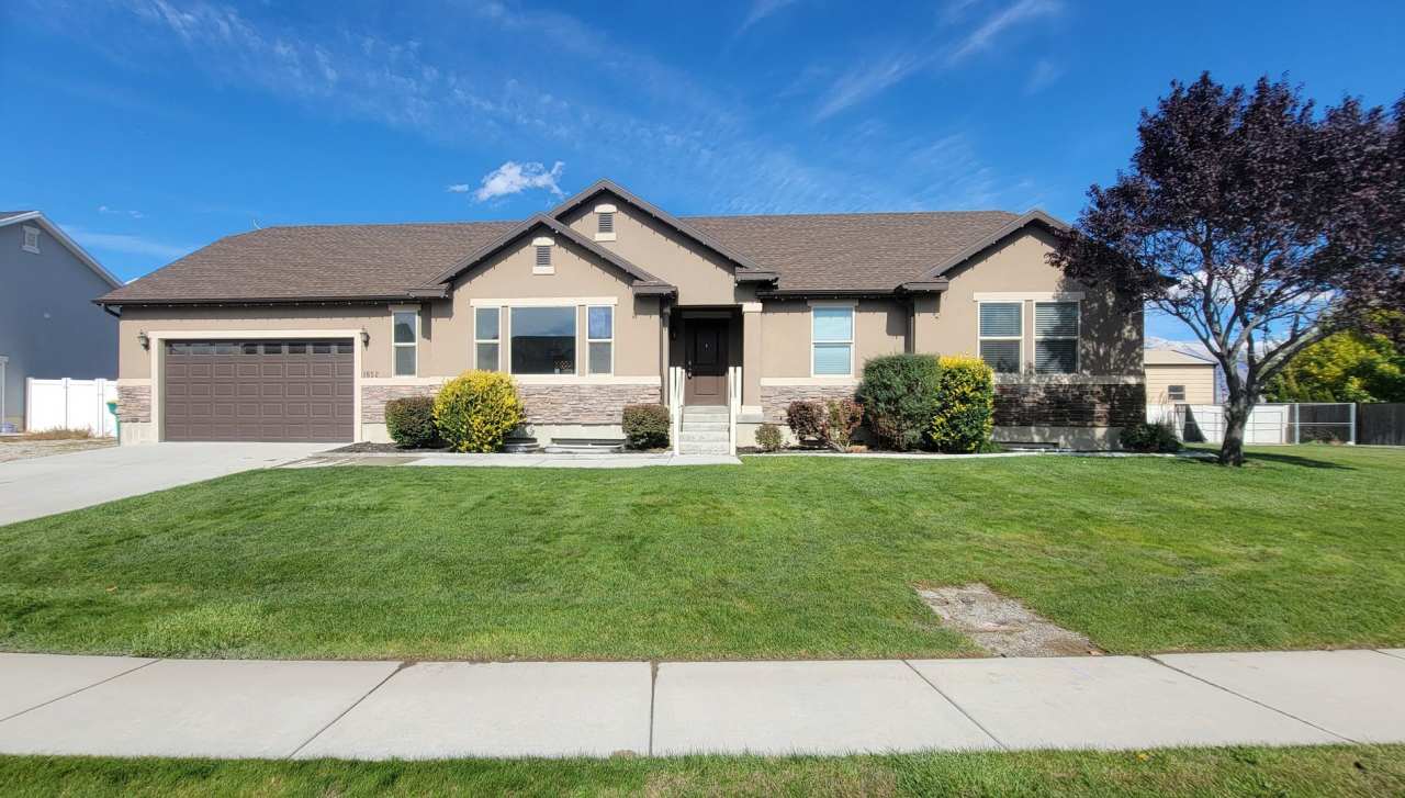 Large and Spacious Lehi Home