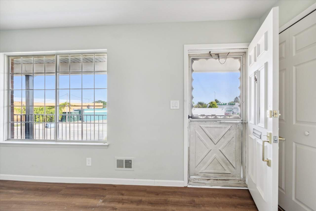 21121 Hayes Avenue - 1