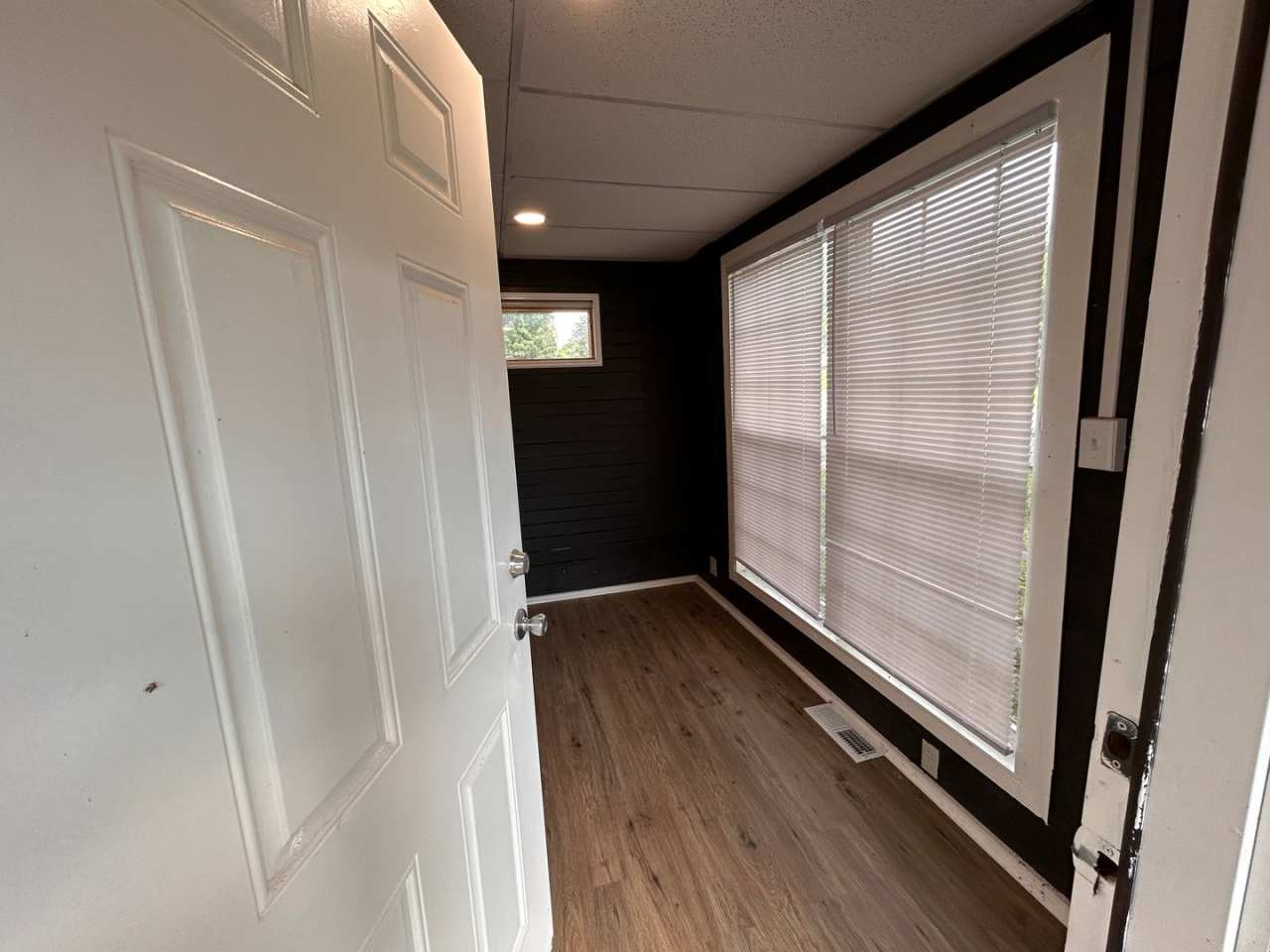 Easy and Breezy on Lakeview