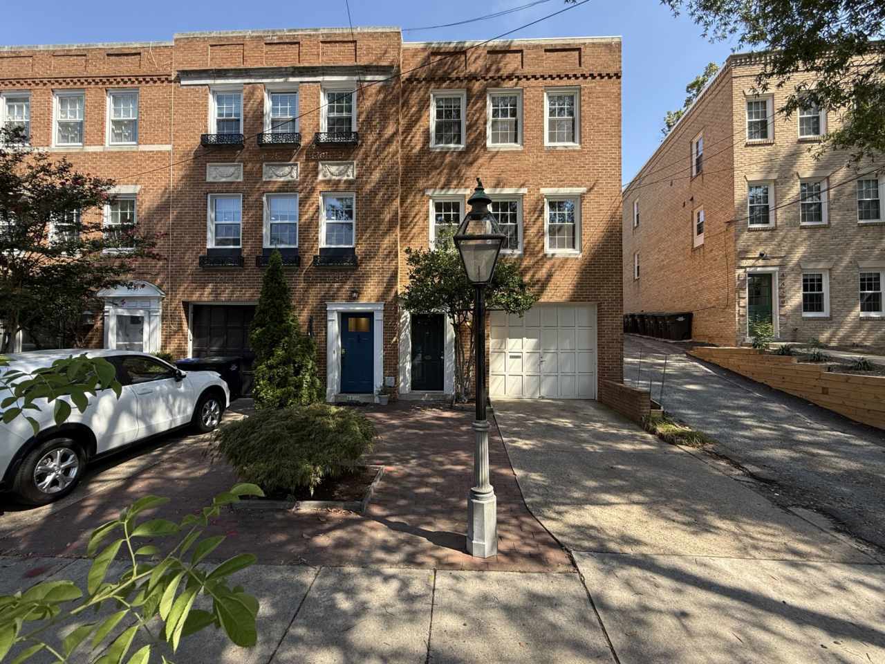 4431 MacArthur Blvd NW