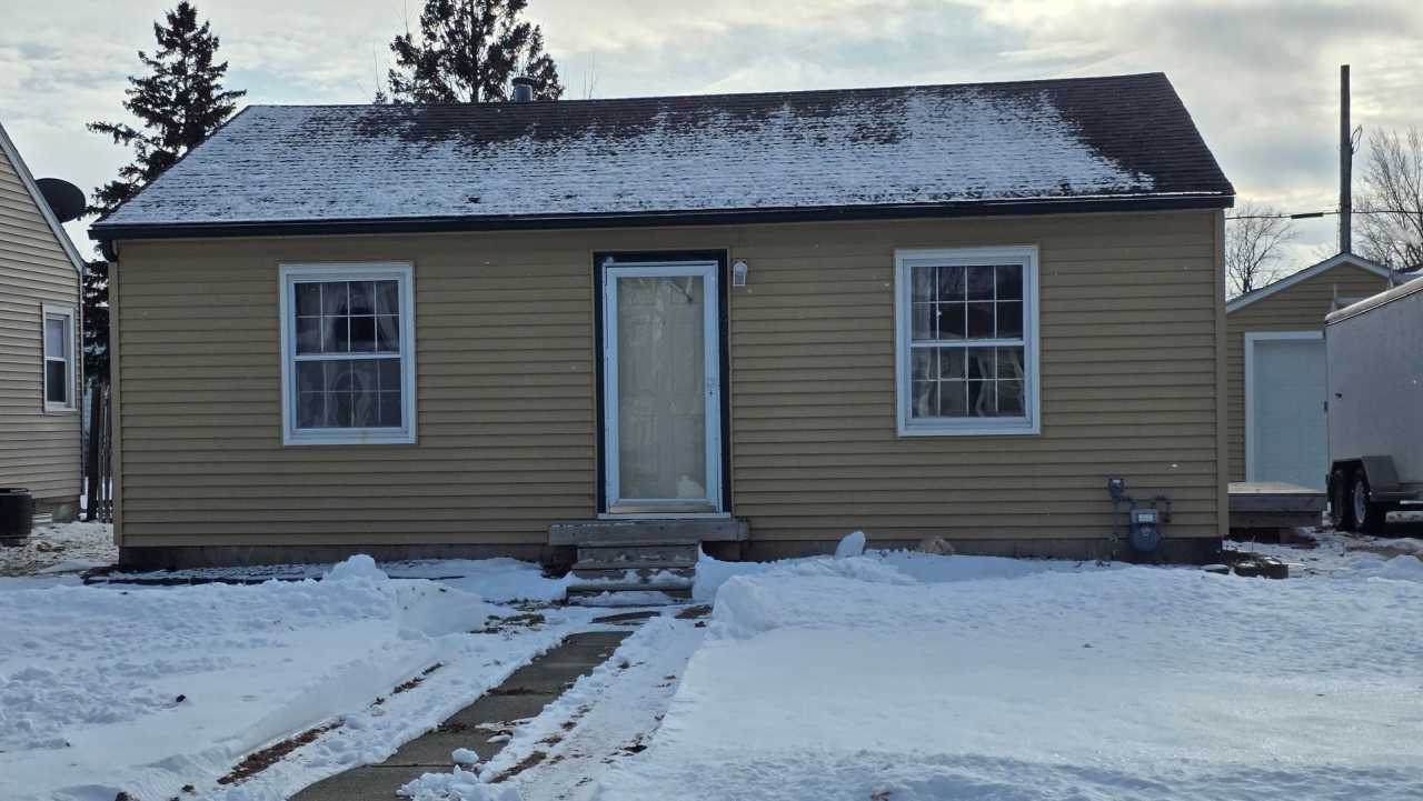 2 bed 1bath home with detached garage