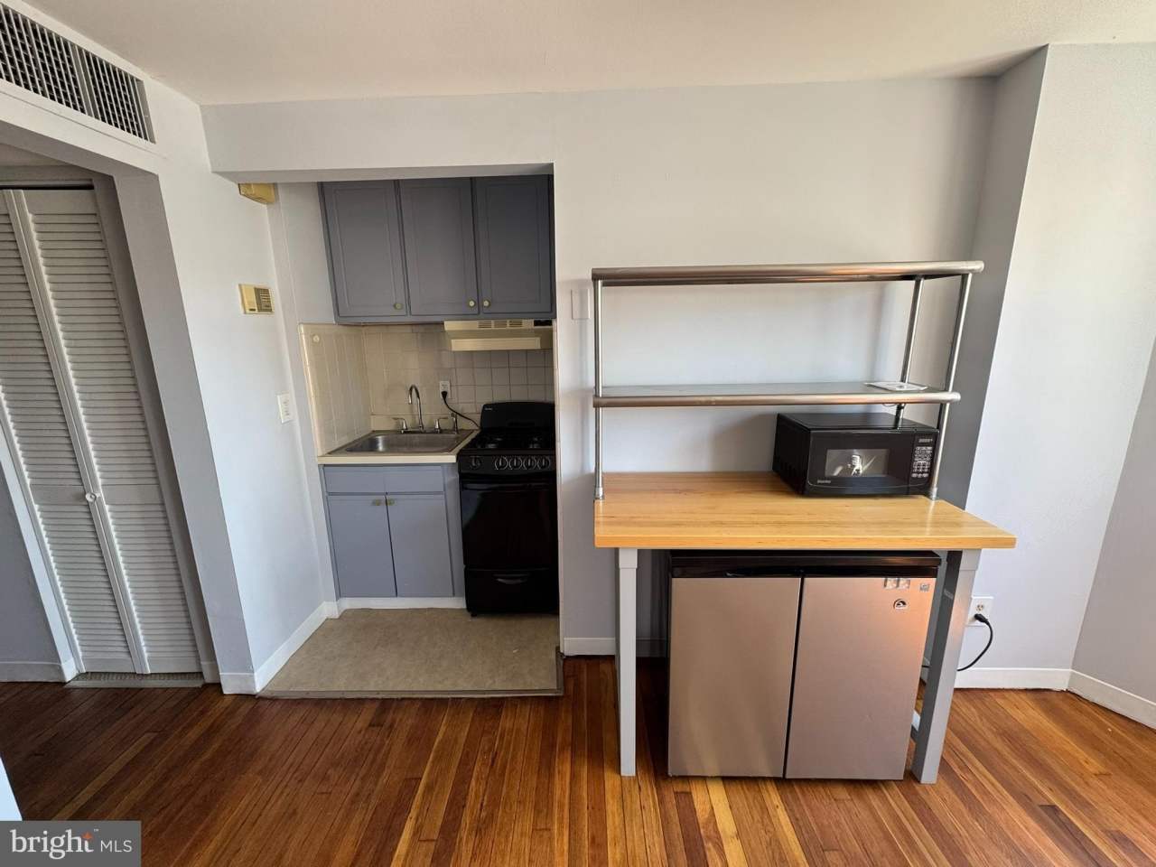 2135 WALNUT Street unit: 401