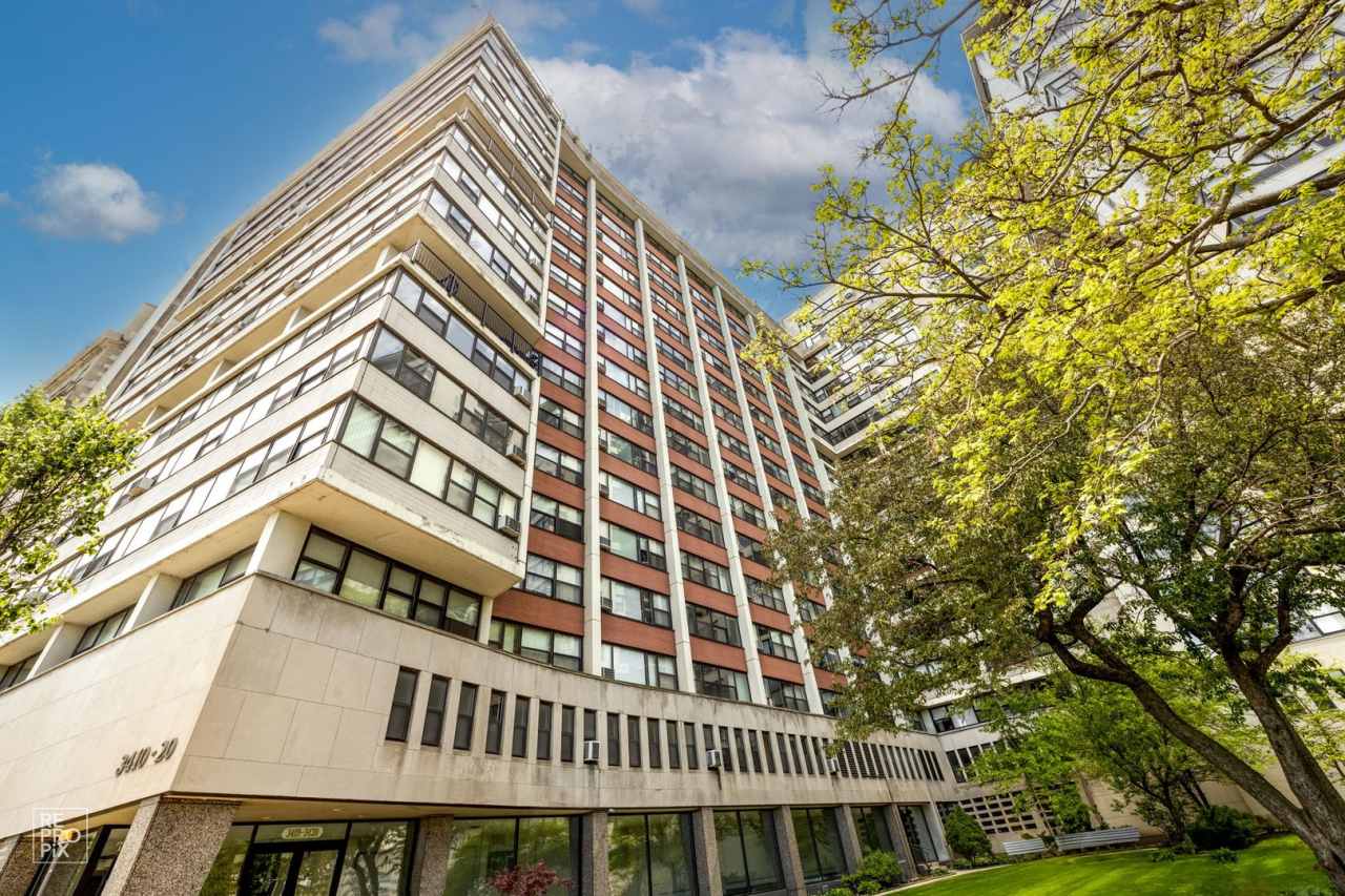 Lakefront's Best Living