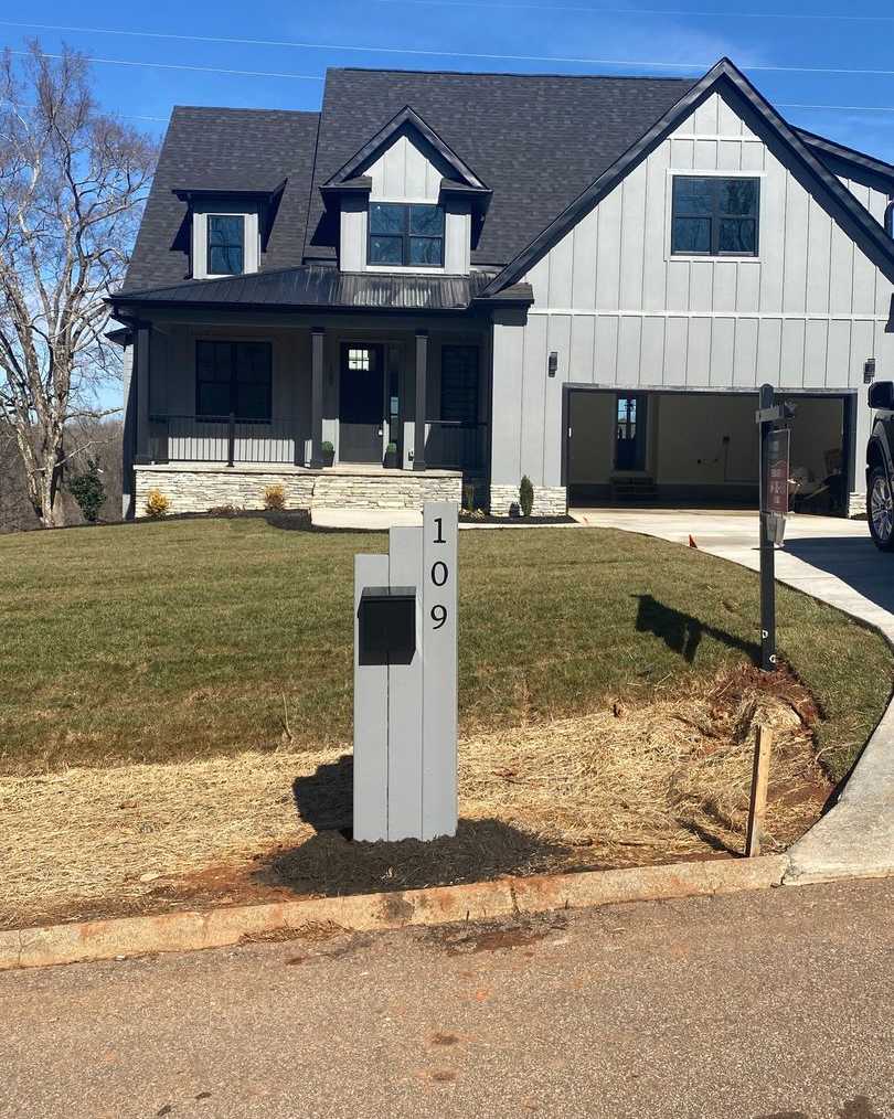 Spacious 5BR House in Easley